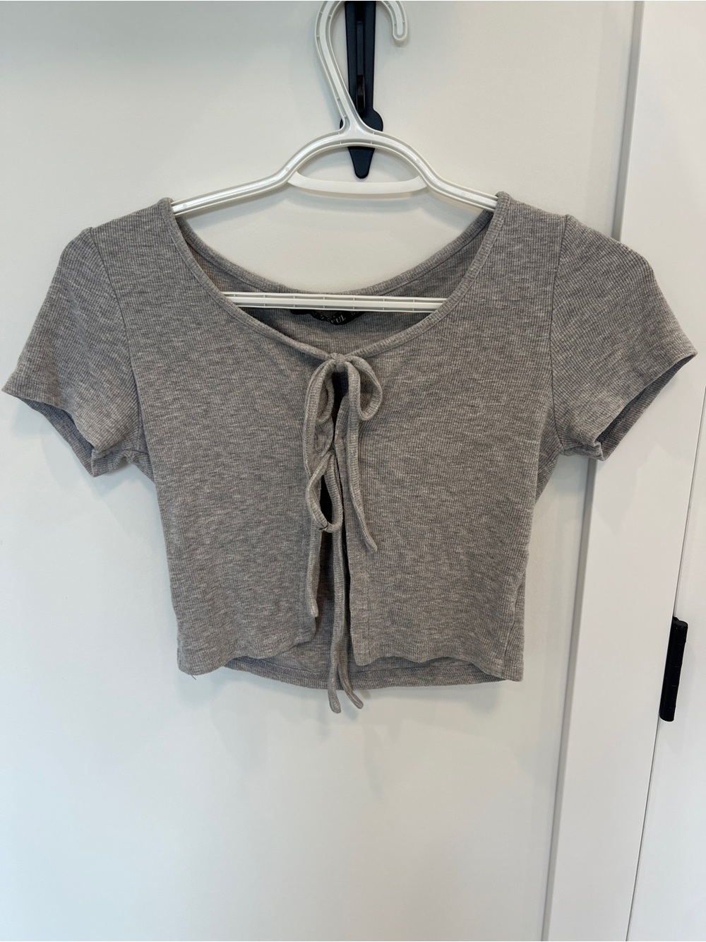 Zaful Gray Ribbed Tie-Front Crop Top